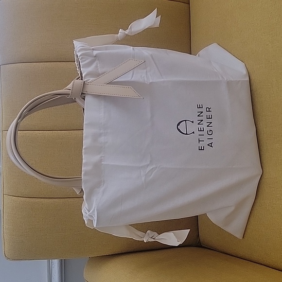 Etienne Aigner Ella Tote - Picture 8 of 8